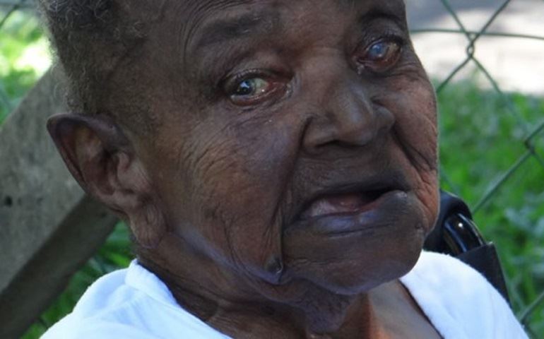Tia Aninha pode ser uma das mulheres mais velhas do mundo 110 anos.
