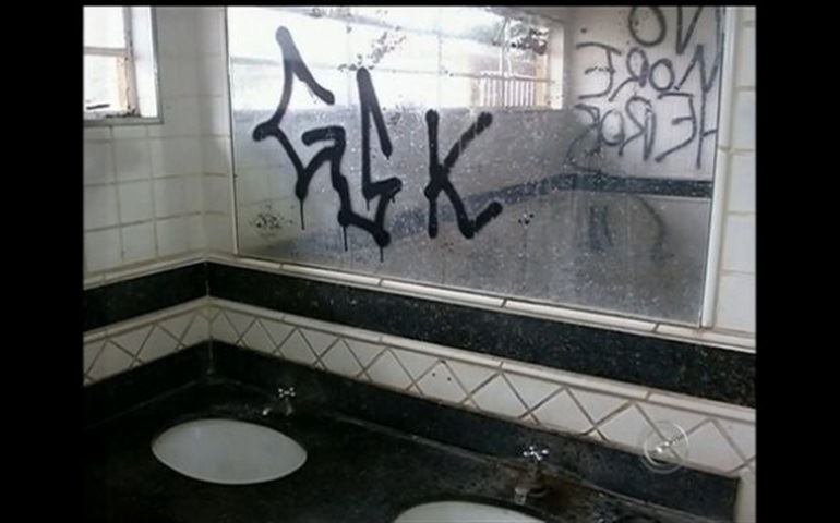 ?Falta higiene em 99% dos banheiros públicos', reclama morador em Avaré