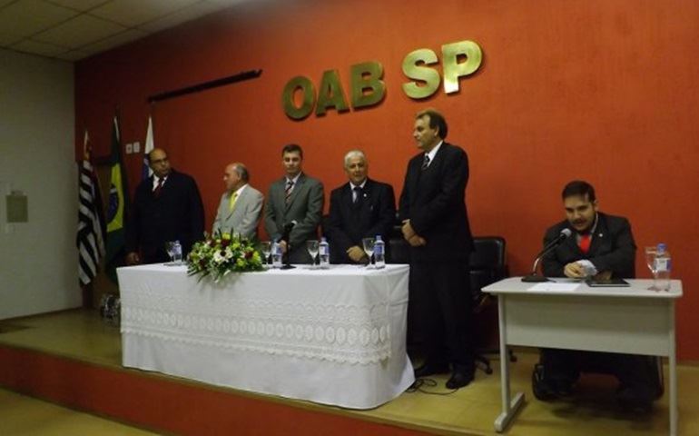 A Subseção da OAB de Avaré realizou um ato de desagravo contra o juiz Marcelo Seixas Cabral