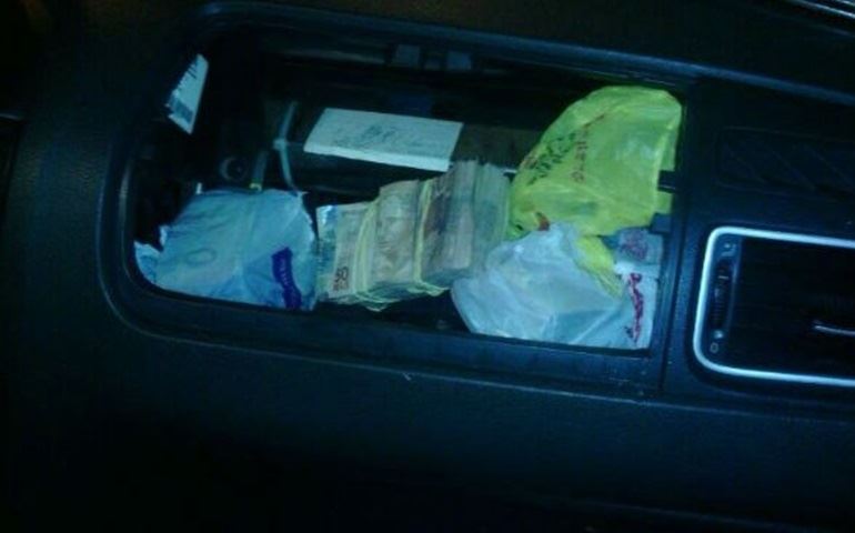 Homens são detidos com mais de R$ 85 mil em carro na SP-280 em Iaras