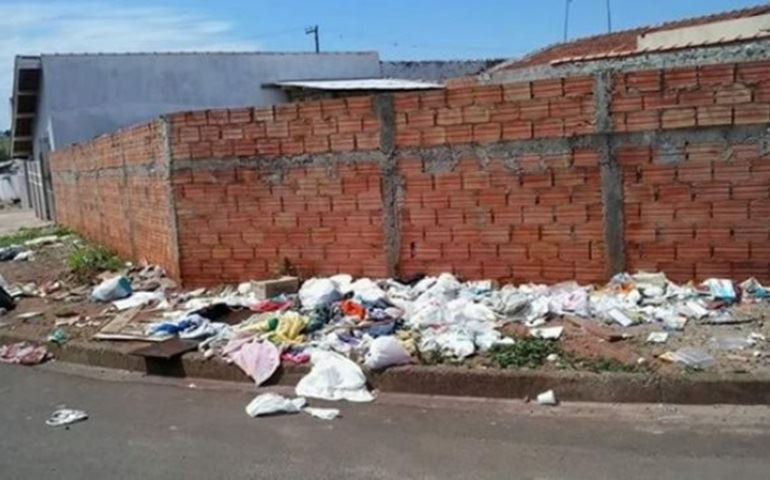Lixo passou a ser problema imenso em Avaré