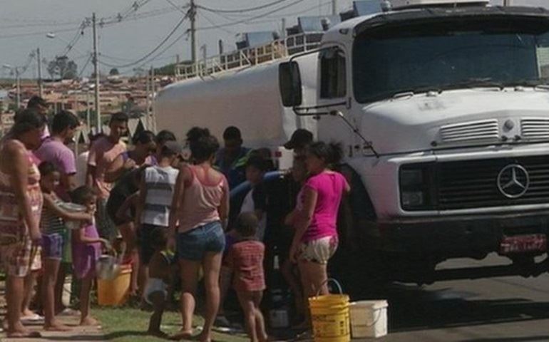 Moradores de alguns bairros de Avaré estão sem água há dias