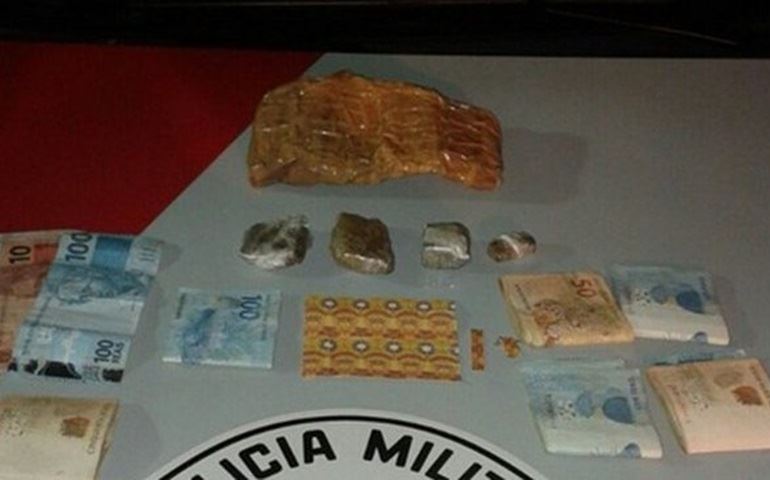 Dois jovens são presos por tráfico de drogas em Itaí