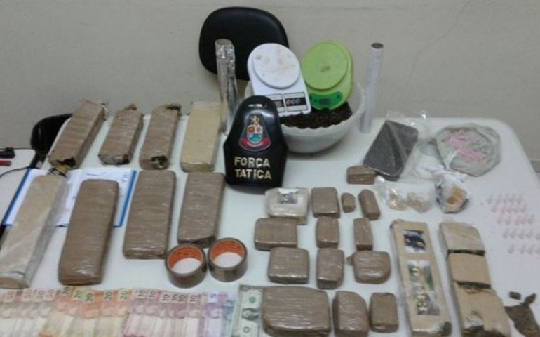 Polícia faz grande apreensão de drogas e prende traficante fornecedor