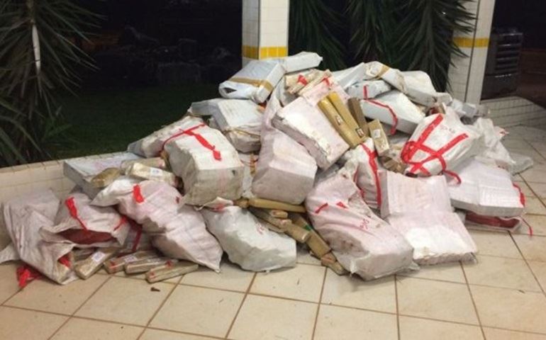 Polícia apreende quase 2 toneladas de maconha em caminhão com sucata na Castello Branco
