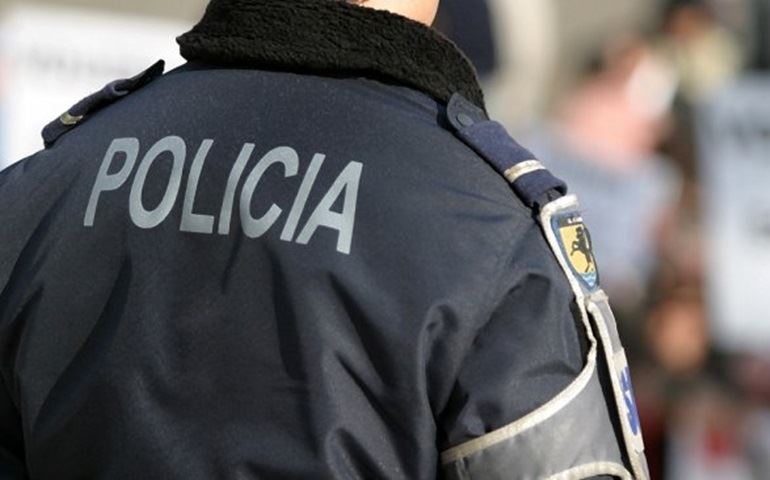 POLÍCIA MILITAR PRENDE HOMEM POR TRÁFICO DE DROGAS NA CIDADE DE TAQUARITUBA/SP 