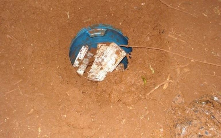 Polícia Civil apreende 24,2 quilos de maconha enterrados em 2 tambores