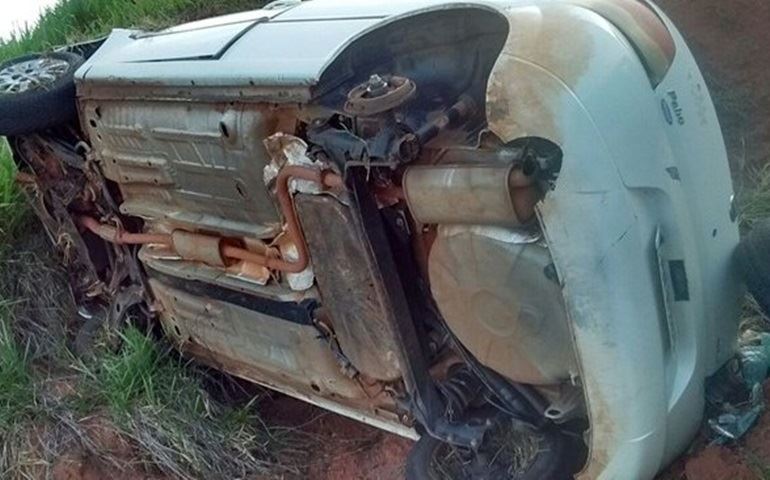 Motorista capota em rodovia em Manduri e vai preso por embriaguez