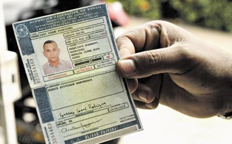 Homem é preso por dirigir com habilitação falsa em Itaí