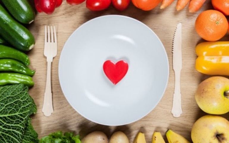 Saúde cardiovascular: 10 alimentos do dia-a-dia que podem auxiliar na saúde do coração.  