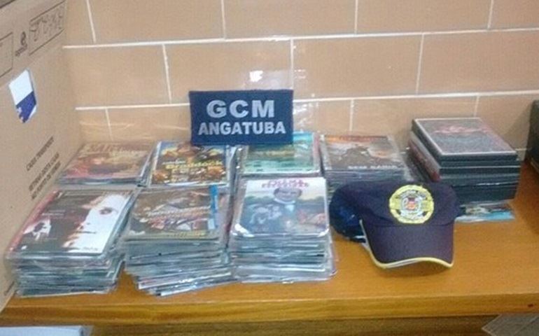 Suspeito é preso com pacotes de cigarro contrabandeado em Angatuba