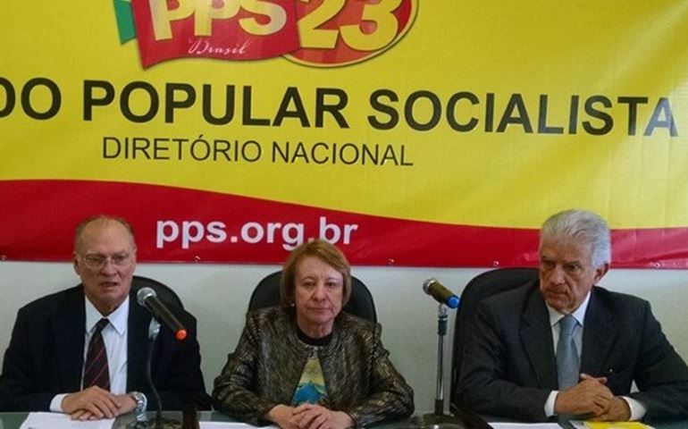PPS anuncia apoio formal a Aécio Neves no segundo turno