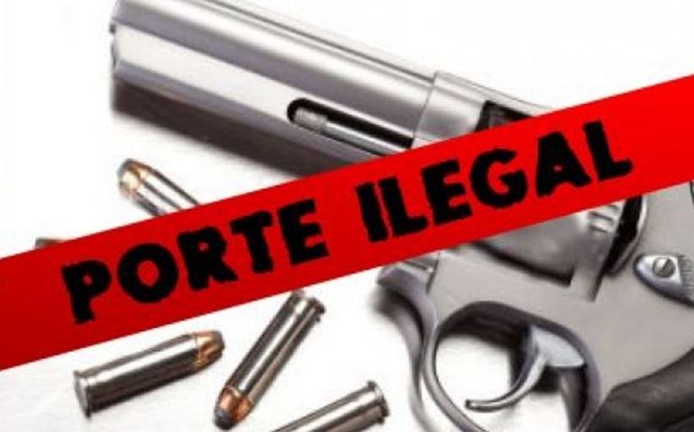 Homem é preso por porte ilegal de arma em Tejupá