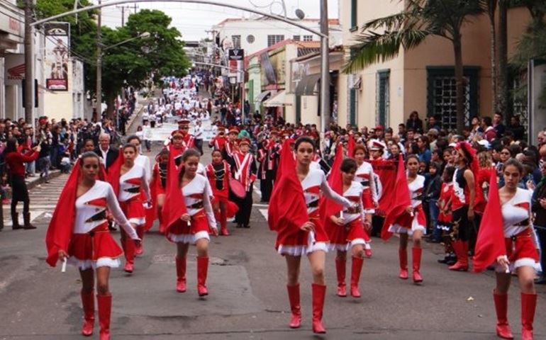 Com homenagem aos Esportes, desfile comemora os 155 anos de Avaré