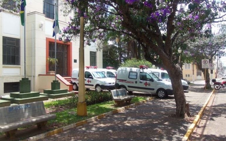 Prefeitura com verbas própria compra quatro ambulâncias