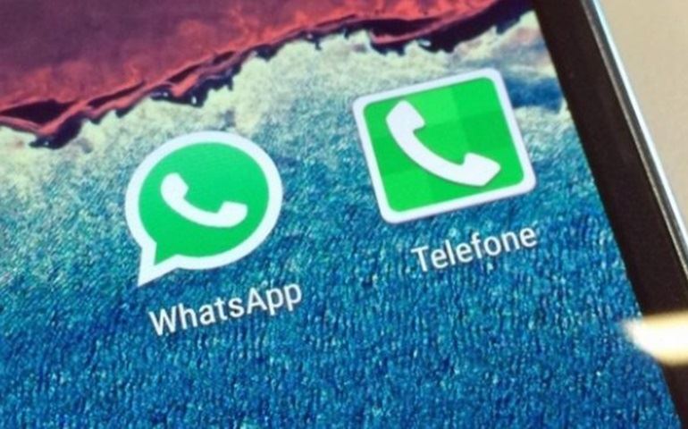 Bloqueio do WhatsApp viola liberdades individuais, alertam especialistas