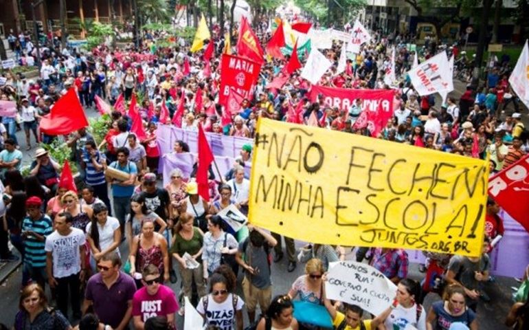 Estudantes protestam em São Paulo contra corrupção na merenda