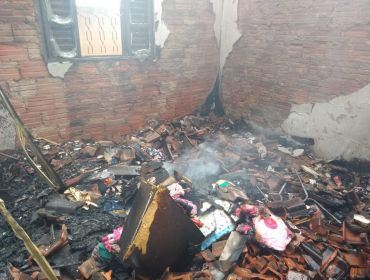 Incêndio atinge e danifica casa em Avaré