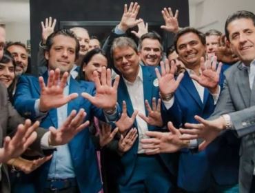 O impacto forte da 'avalanche' de apoio a Tarcísio na reeleição de Bolsonaro: Será uma vitória esmag