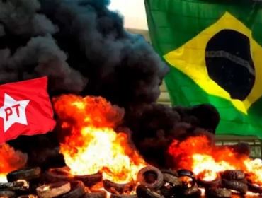 O Brasil acordou com o seu verde e amarelo embotado pelo vermelho que assaltou o País