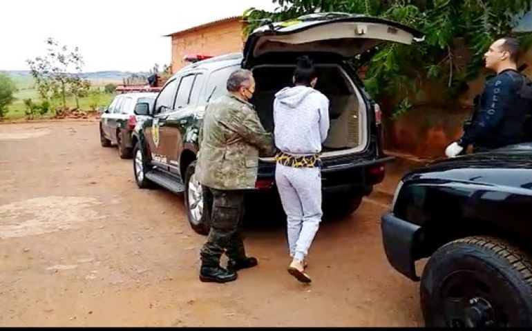 Trio é preso suspeito de roubar fábrica de confecção em distrito de Tejupá