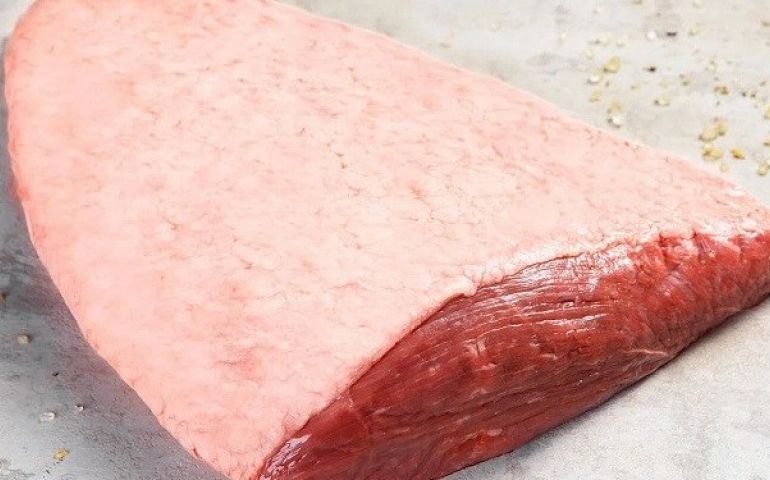 HOMEM É FLAGRADO FURTANDO UMA PEÇA DE PICANHA DE SUPERMERCADO EM AVARÉ