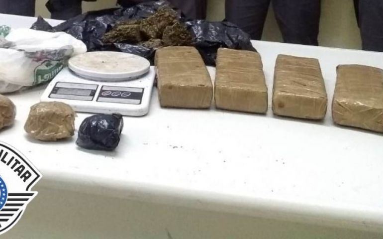 Policia Militar prende dois por tráfico de drogas no Paraíso