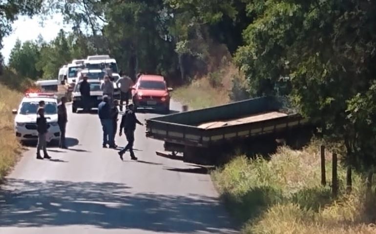 Motorista morre após acidente com caminhão em vicinal de Buri