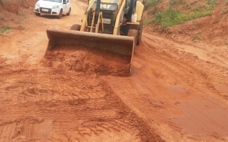 Prefeitura de Avaré promove intervenção em estrada rural