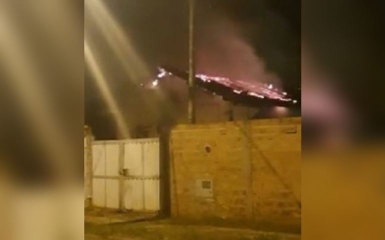 Mulher consegue medida protetiva contra o ex-marido após ter casa destruída por incêndio em Avaré