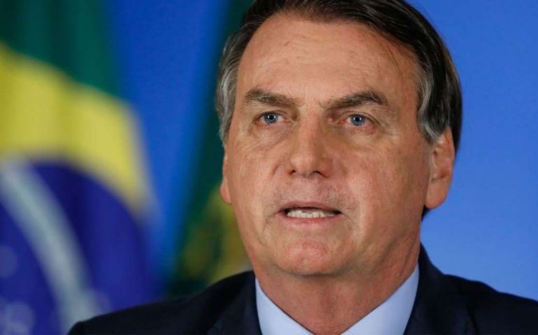 Bolsonaro decreta o adiamento dos reajustes tarifários de energia elétrica até 2021