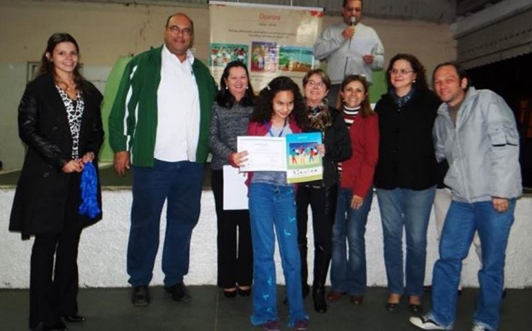 Estudantes recebem premiação  da Semana Djanira 