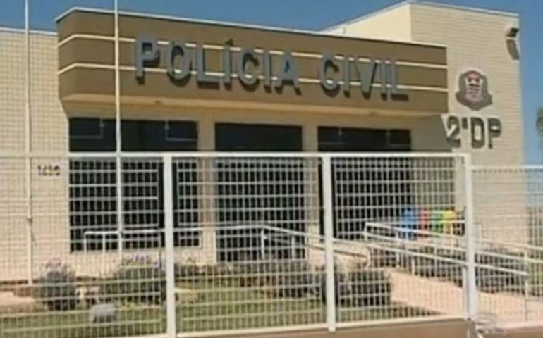 Casal é preso suspeito de aplicar golpe do cartão de crédito clonado em idosas no interior de SP