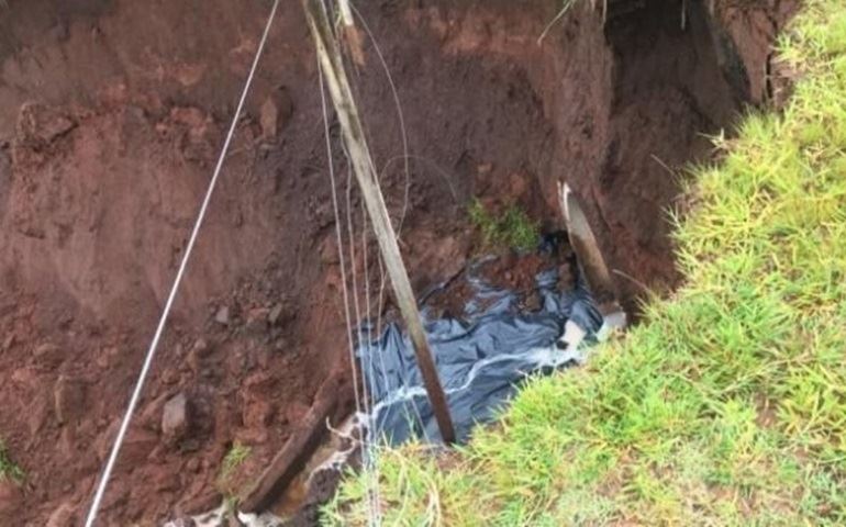 Novas erosões agora ameaçam casa do bairro São Rogério