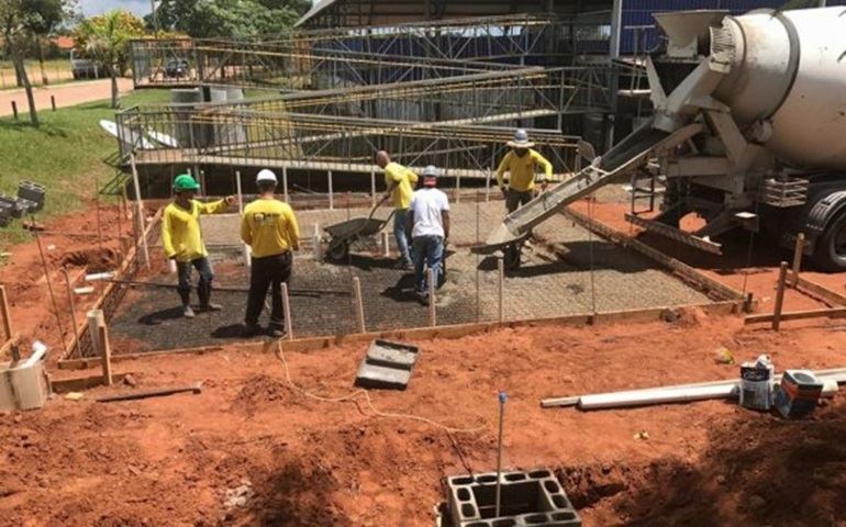 Iniciada construção de banheiros no parque da EMAPA