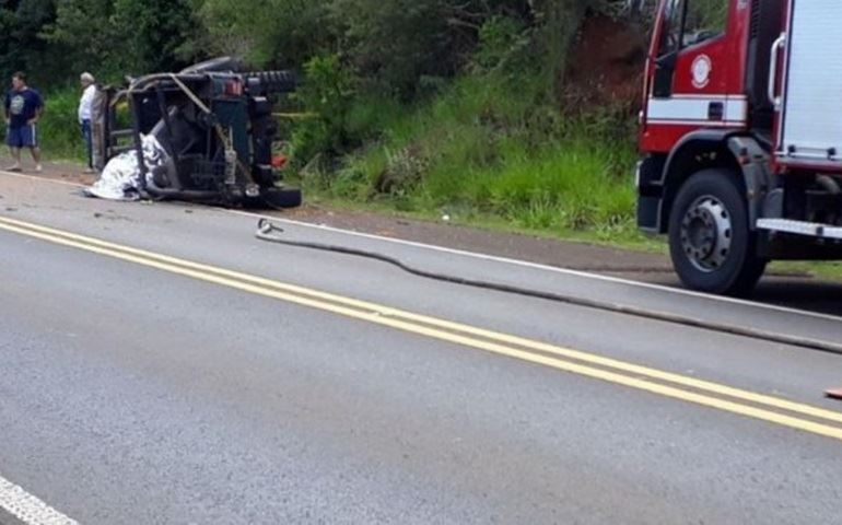 Capotamento deixa um morto e feridos em rodovia de Taquarituba