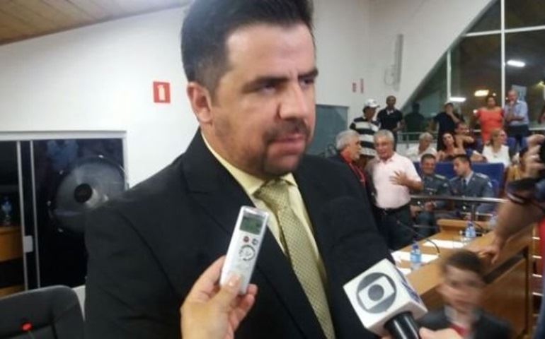 Prefeito não vai dar aumento ao servidor