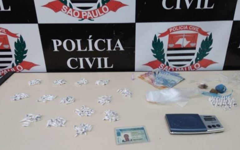 Polícia Civil flagra morador com drogas durante cumprimento de mandado de busca em Itapetininga