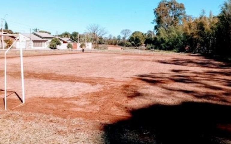 SEME faz melhorias no campinho do Santa Elisa