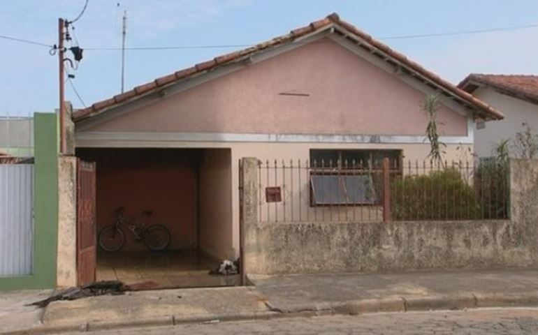 Incêndio atinge casa e destrói cômodo em Itapetininga