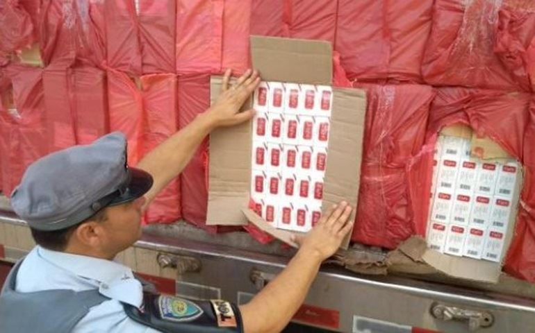 Homem é preso com 600 mil maços de cigarros em Avaré