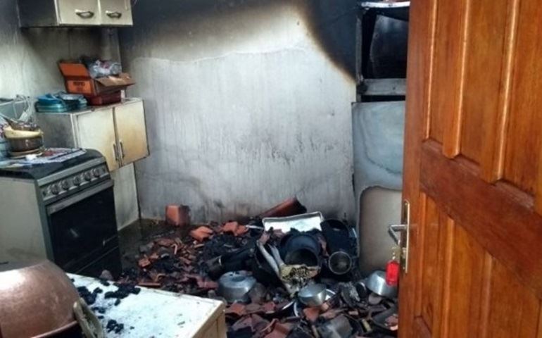 Incêndio destrói cozinha de casa em Avaré