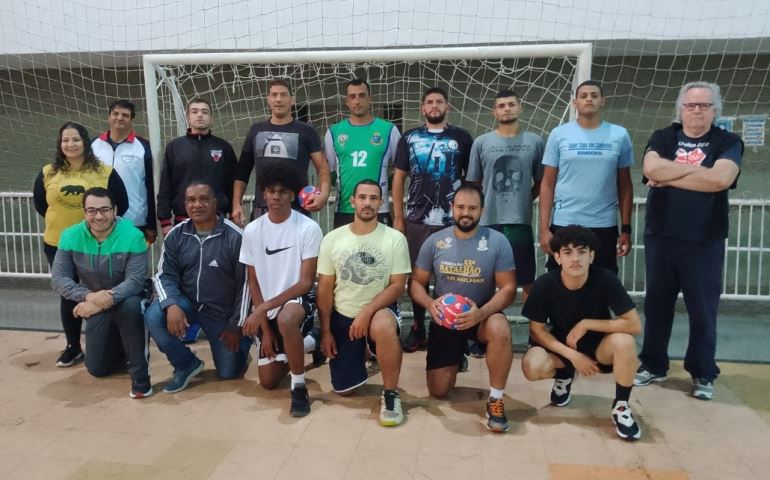 Handebol avareense treina sob orientação do ex-técnico da Seleção Brasileira