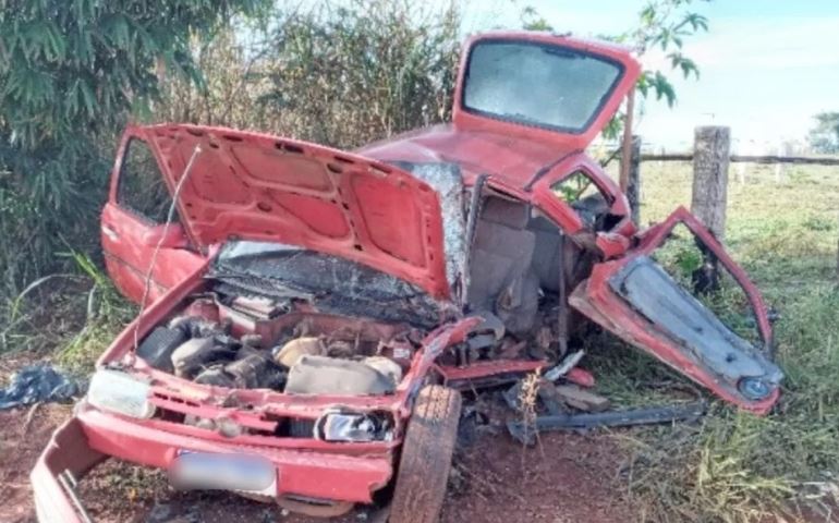 Motorista fica ferido após colisão frontal em Águas de Santa Bárbara