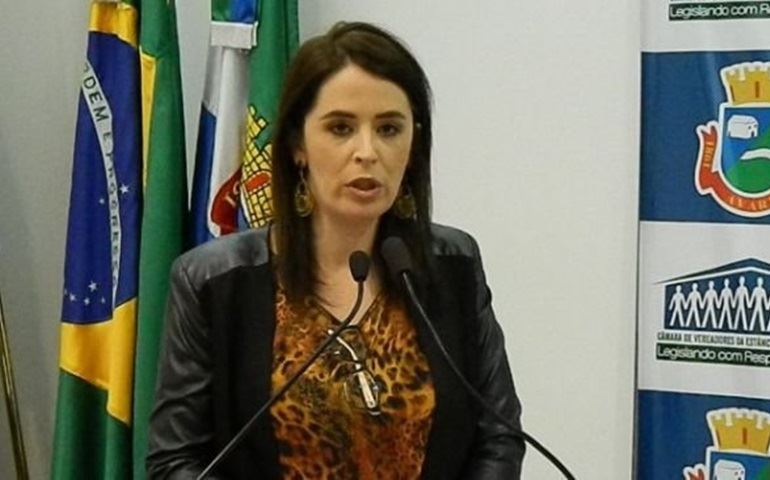 Bruna Silvestre cobra agilidade na manutenção da frota escolar