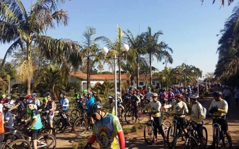 Passeio une aventura, esporte e solidariedade em Arandu