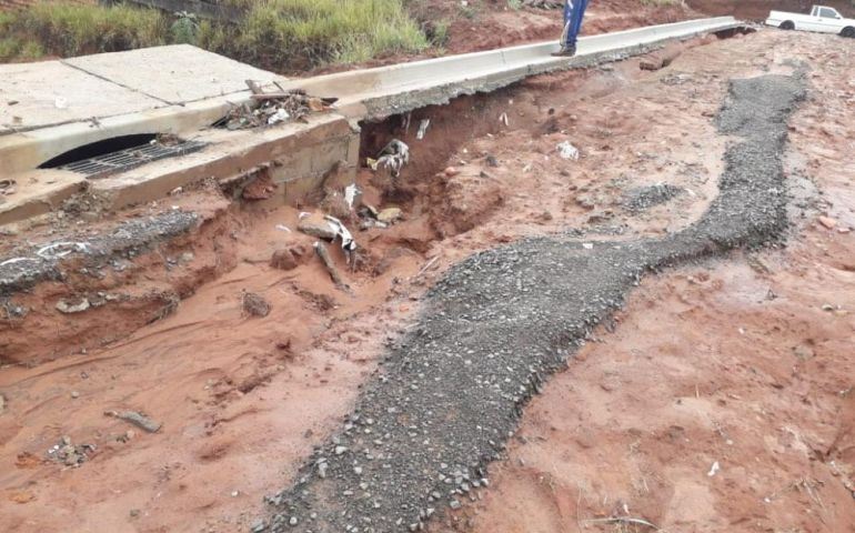 Moradores do Jardim Califórnia ficam ilhados em Avaré