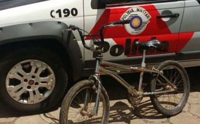 PM RECUPERA BICICLETA FURTADA E PRENDE MULHER POR FURTO DE CELULAR