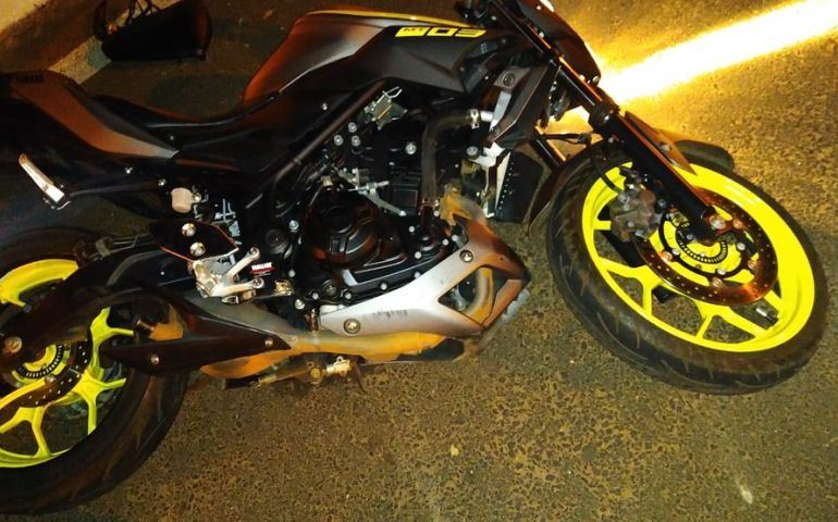 Motociclista e garupa ficam feridos em acidente em avenida de Avaré