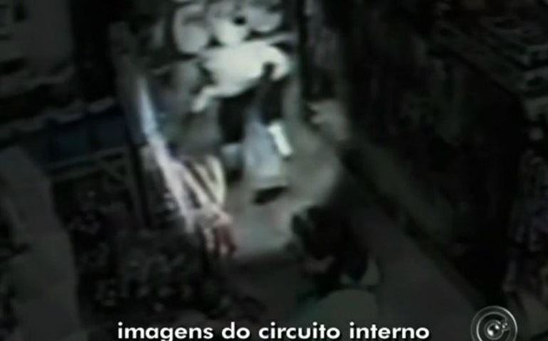 Circuito interno flagra homem que furtou três comércios em Avaré